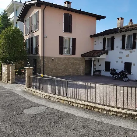 Casa Emma Vacallo